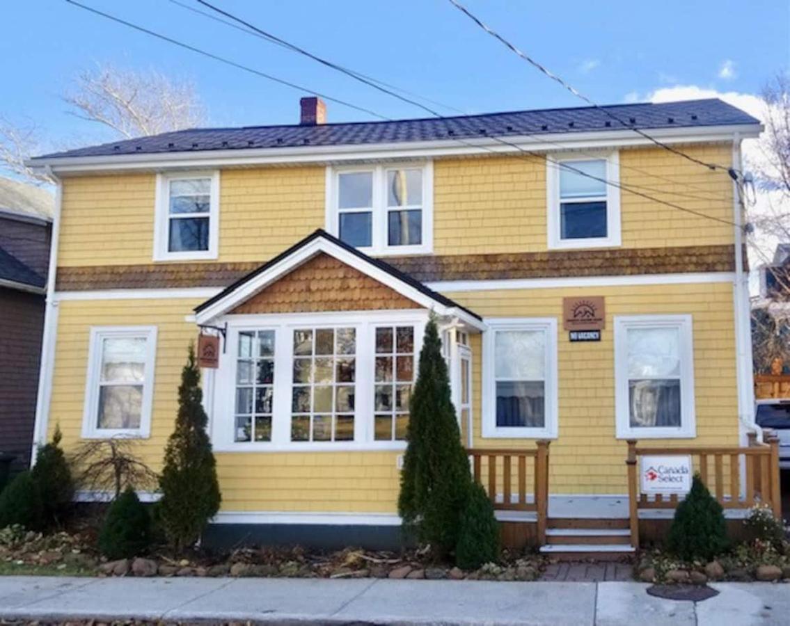 Sunny Home B&B Шарлоттаун Екстер'єр фото