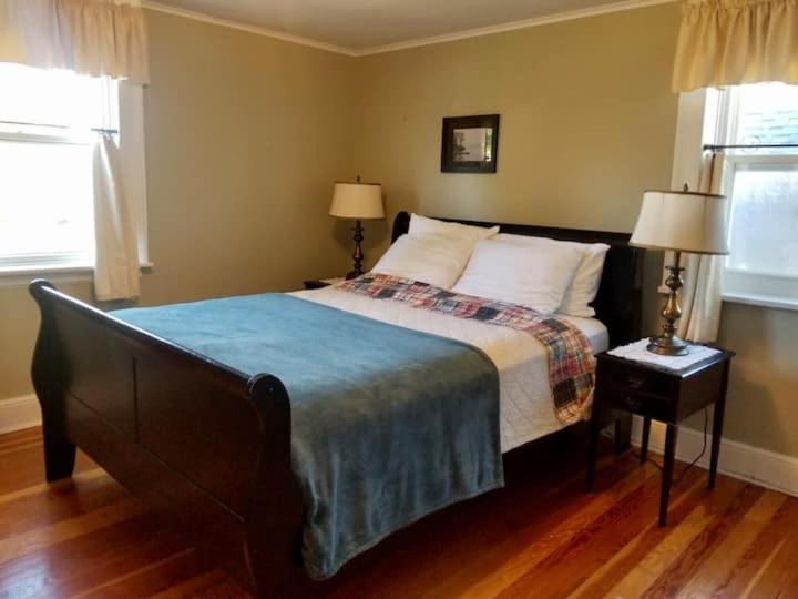 Sunny Home B&B Шарлоттаун Екстер'єр фото